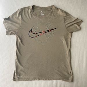 Nike dri-fit graphic,